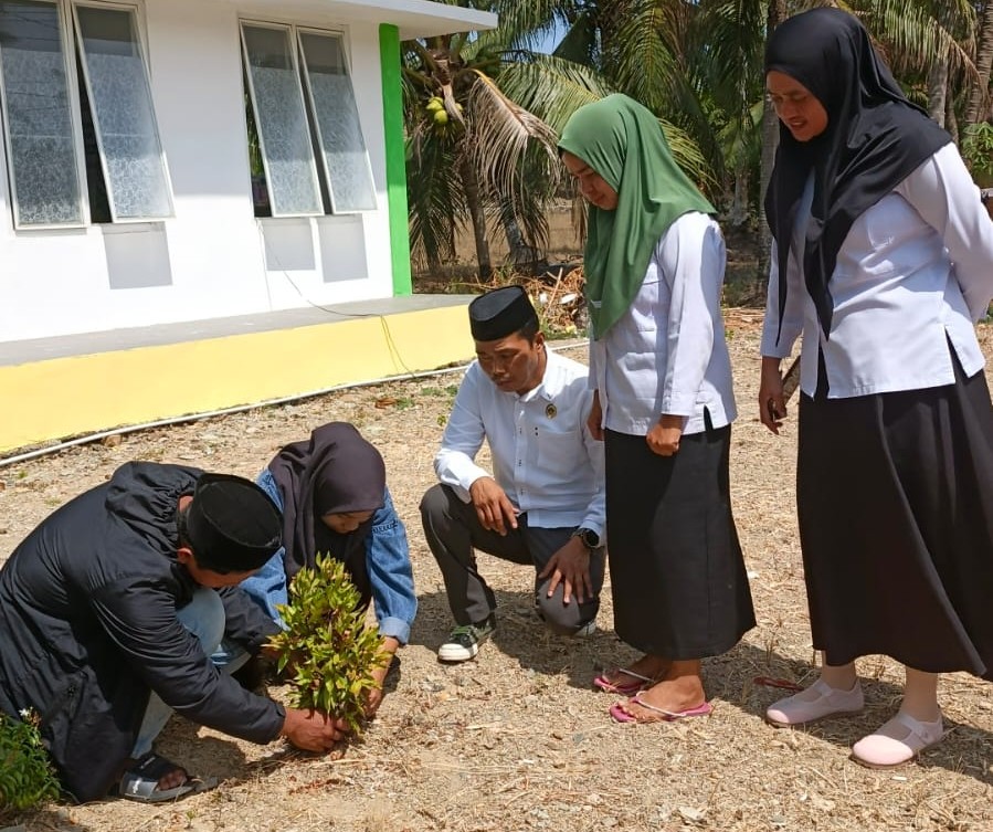 Bimbingan Pernikahan di KUA Pinogaluman, Tanamkan Kesadaran Lingkungan Sejak Awal Rumah Tangga