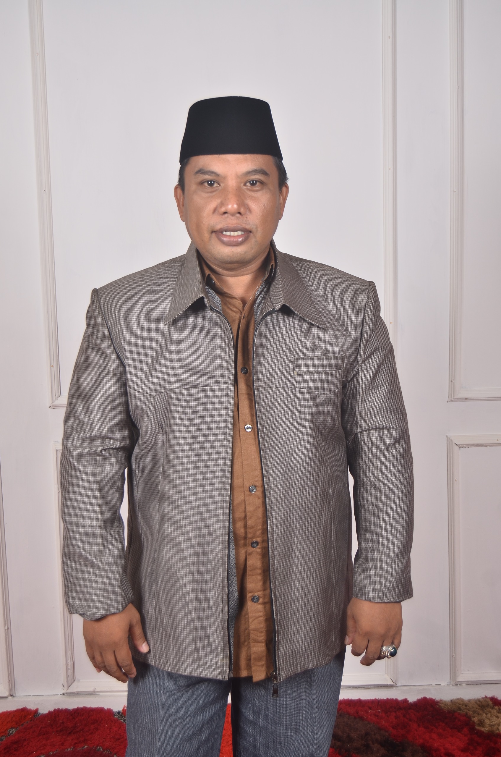 Idrus Sante, S.Ag., M.Pd